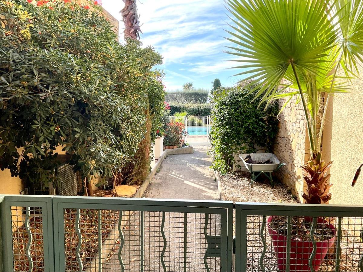 Appartement Sanary Vue Mer Au Calme Exterior photo